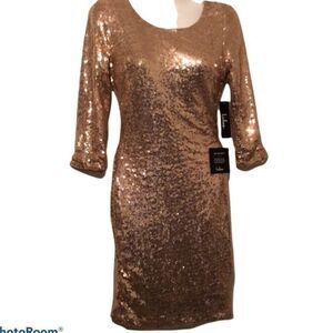 Lulus sequined dress‎ Size Small gold 3/4 sleeve bodycon V back lined party